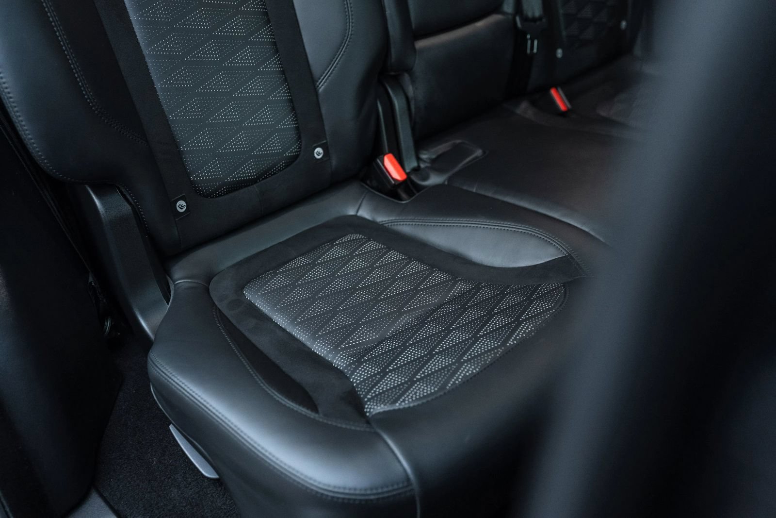 Used 2021 Land Rover Range Rover Sport SVR Carbon Edition AWD/4WD image 39