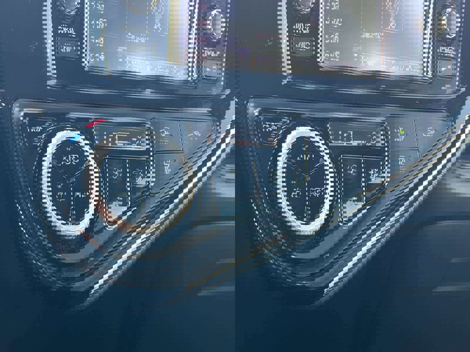 Used 2018 Toyota Prius C One image 21