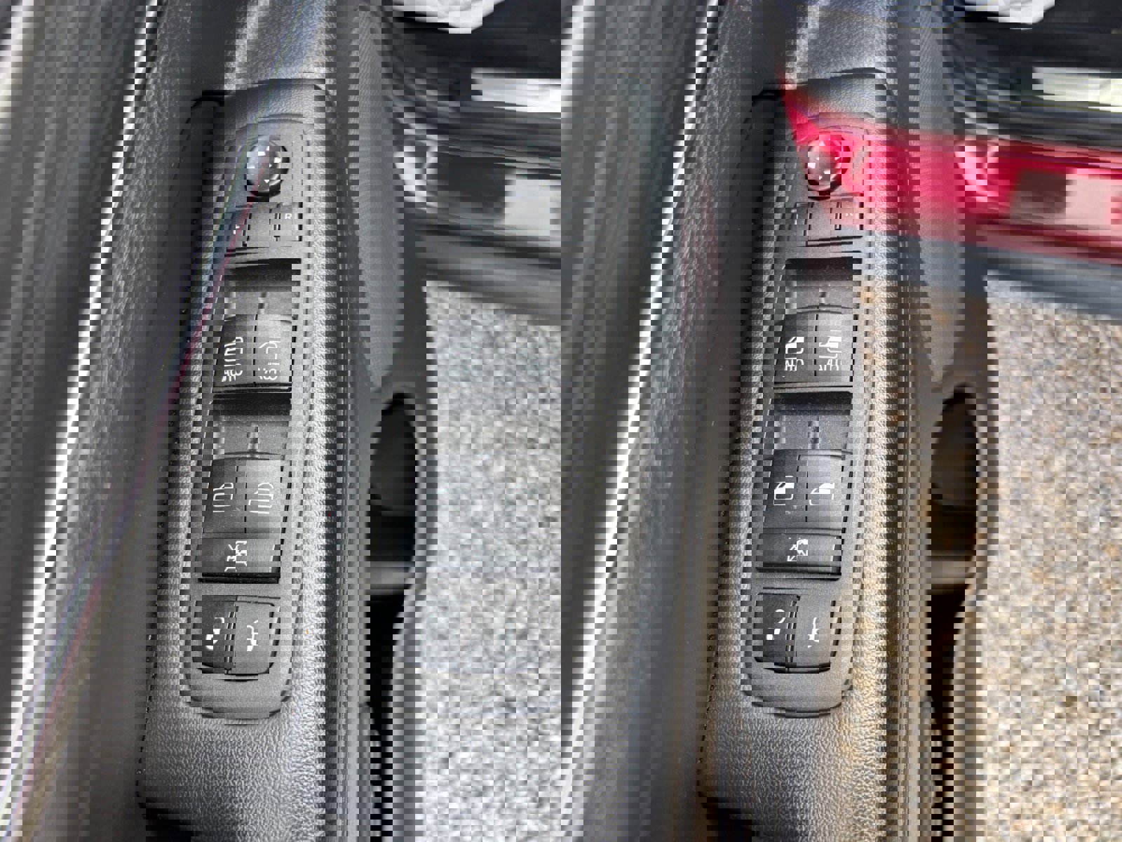 Used 2022 Jeep Grand Cherokee Limited image 25