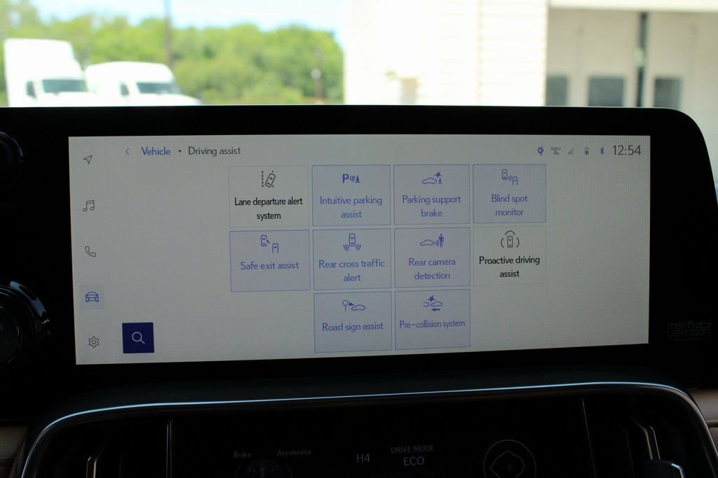 Used 2026 Lexus LX 700h Luxury w/ Accessory Package (Z1) image 15