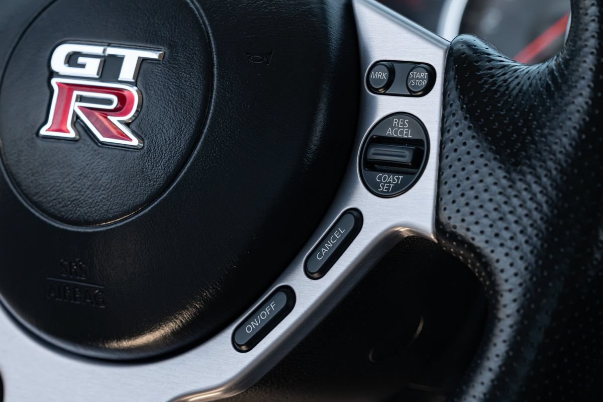 Used 2009 Nissan GT-R Premium AWD/4WD image 25