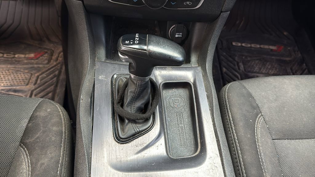 Used 2018 Dodge Charger SXT w/ Blacktop Package RWD image 10