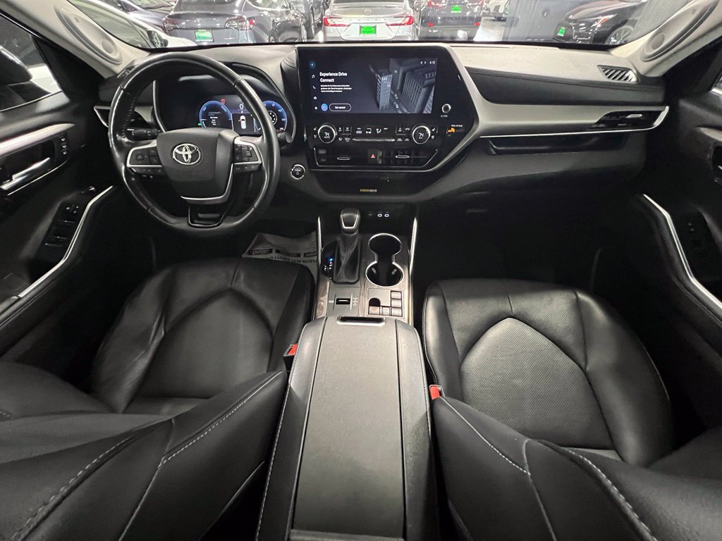 Used 2023 Toyota Highlander Limited AWD/4WD image 28