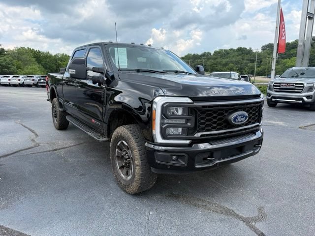 Used 2023 Ford F250 Lariat w/ Lariat Ultimate Package AWD/4WD image 3