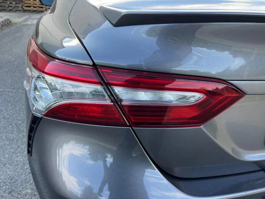 Used 2018 Toyota Camry XSE FWD image 36