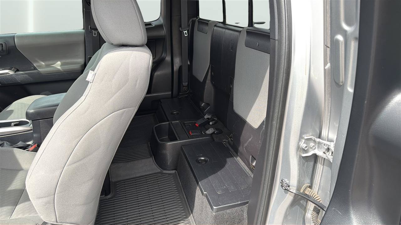 Used 2020 Toyota Tacoma SR5 w/ Blackout Package AWD/4WD image 20