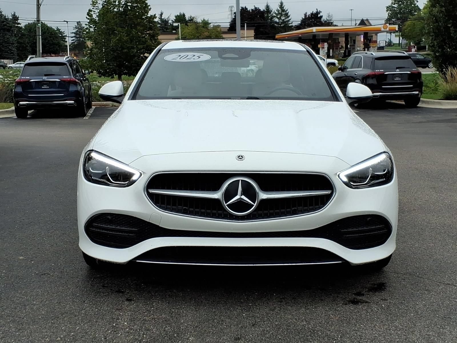 Used 2025 Mercedes-Benz C 300 4MATIC Sedan image 9