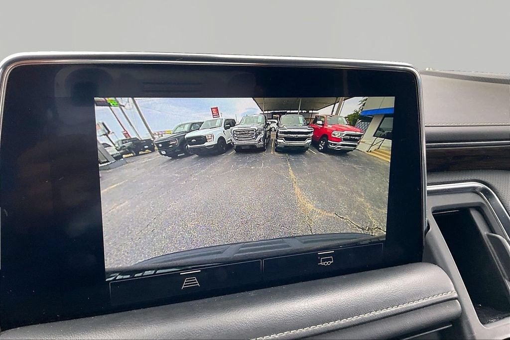 Used 2022 Chevrolet Suburban Premier AWD/4WD image 16