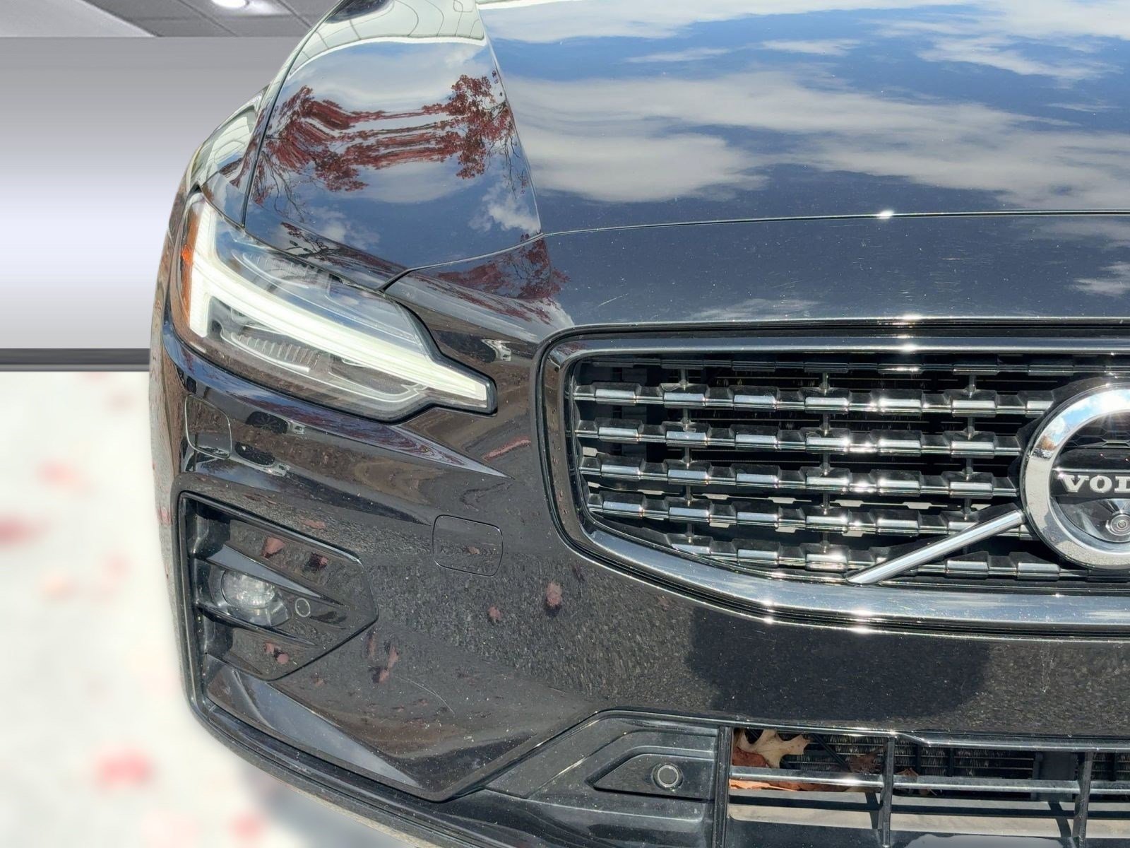 Certified 2022 Volvo S60 B5 R-Design w/ Advanced Package image 10