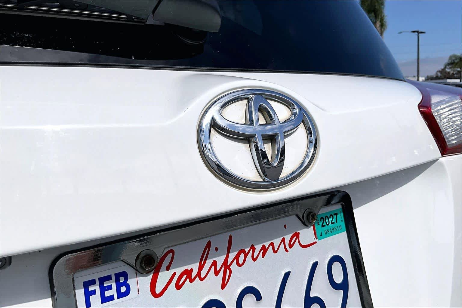 Used 2013 Toyota RAV4 XLE AWD/4WD image 29