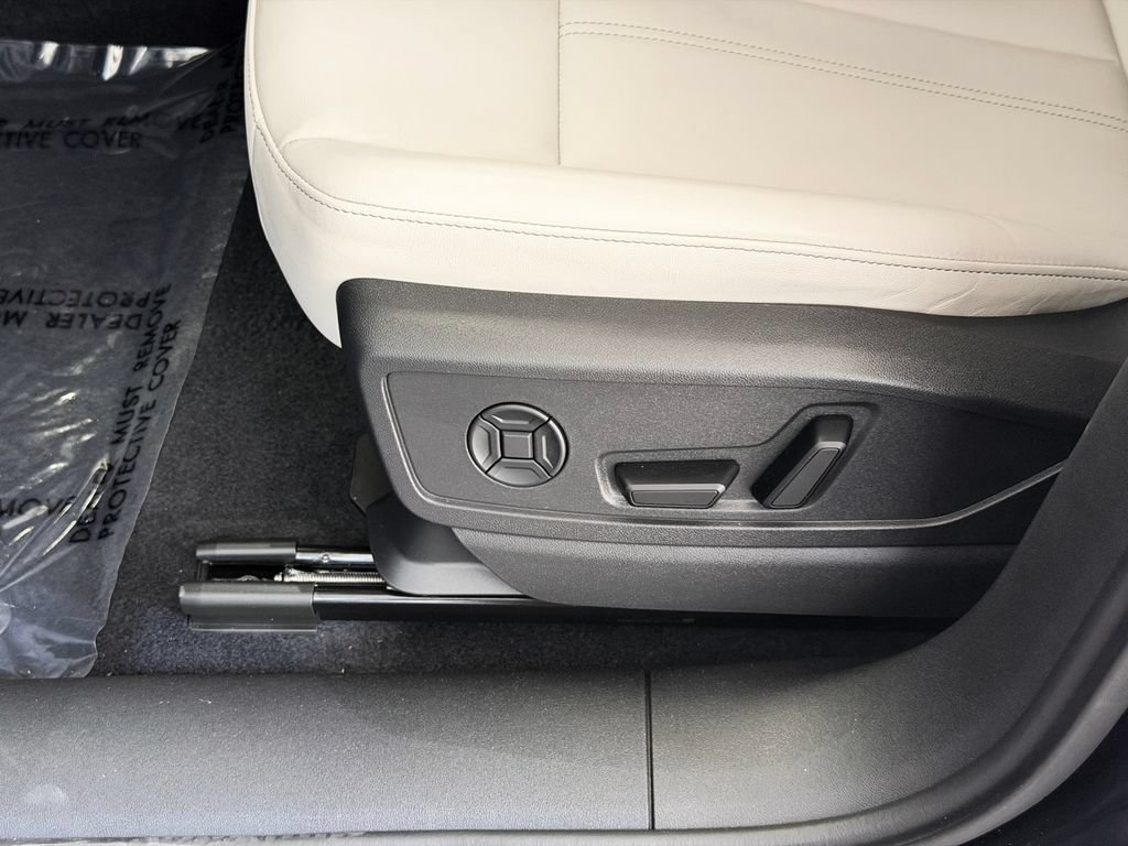 Certified 2025 Audi Q5 Premium w/ Convenience Package AWD/4WD image 25