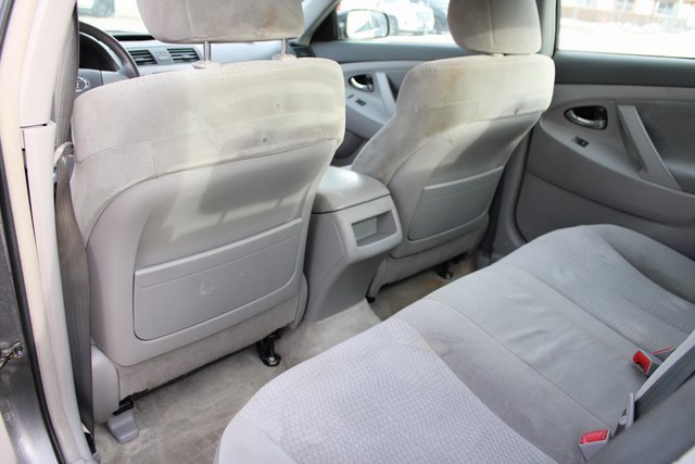 Used 2010 Toyota Camry LE image 29