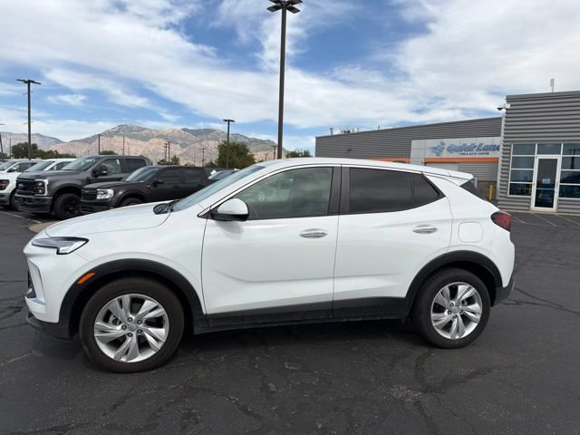Used 2025 Buick Encore GX Preferred FWD image 11
