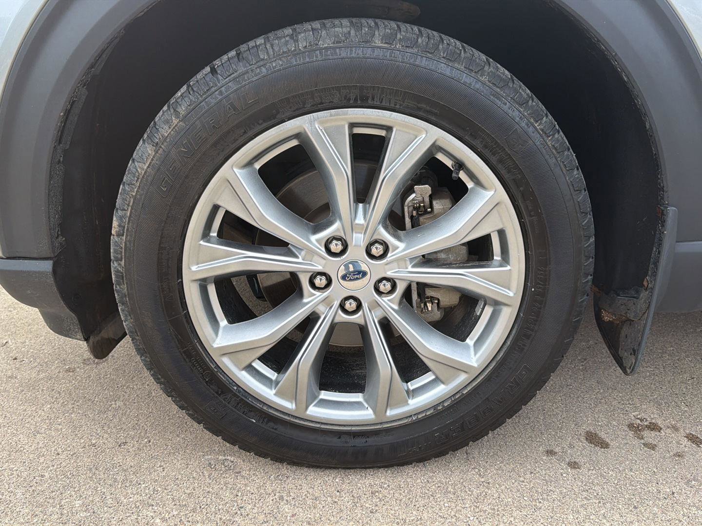 Used 2020 Ford Explorer XLT w/ Equipment Group 202A image 13