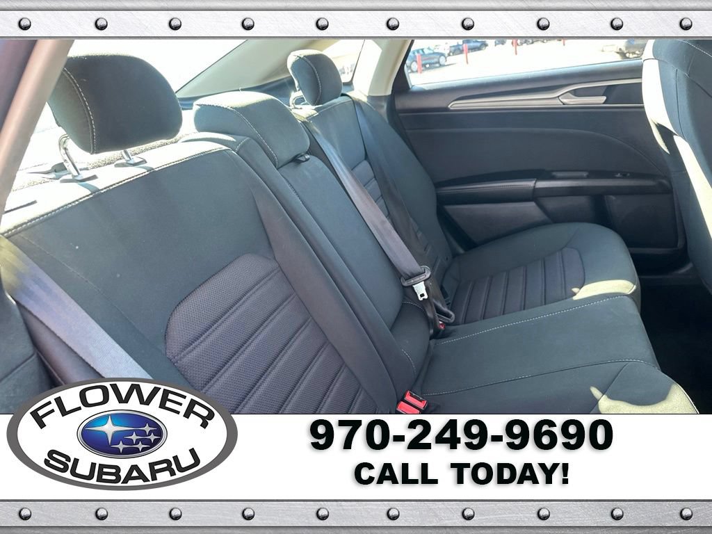 Used 2020 Ford Fusion SE FWD image 15