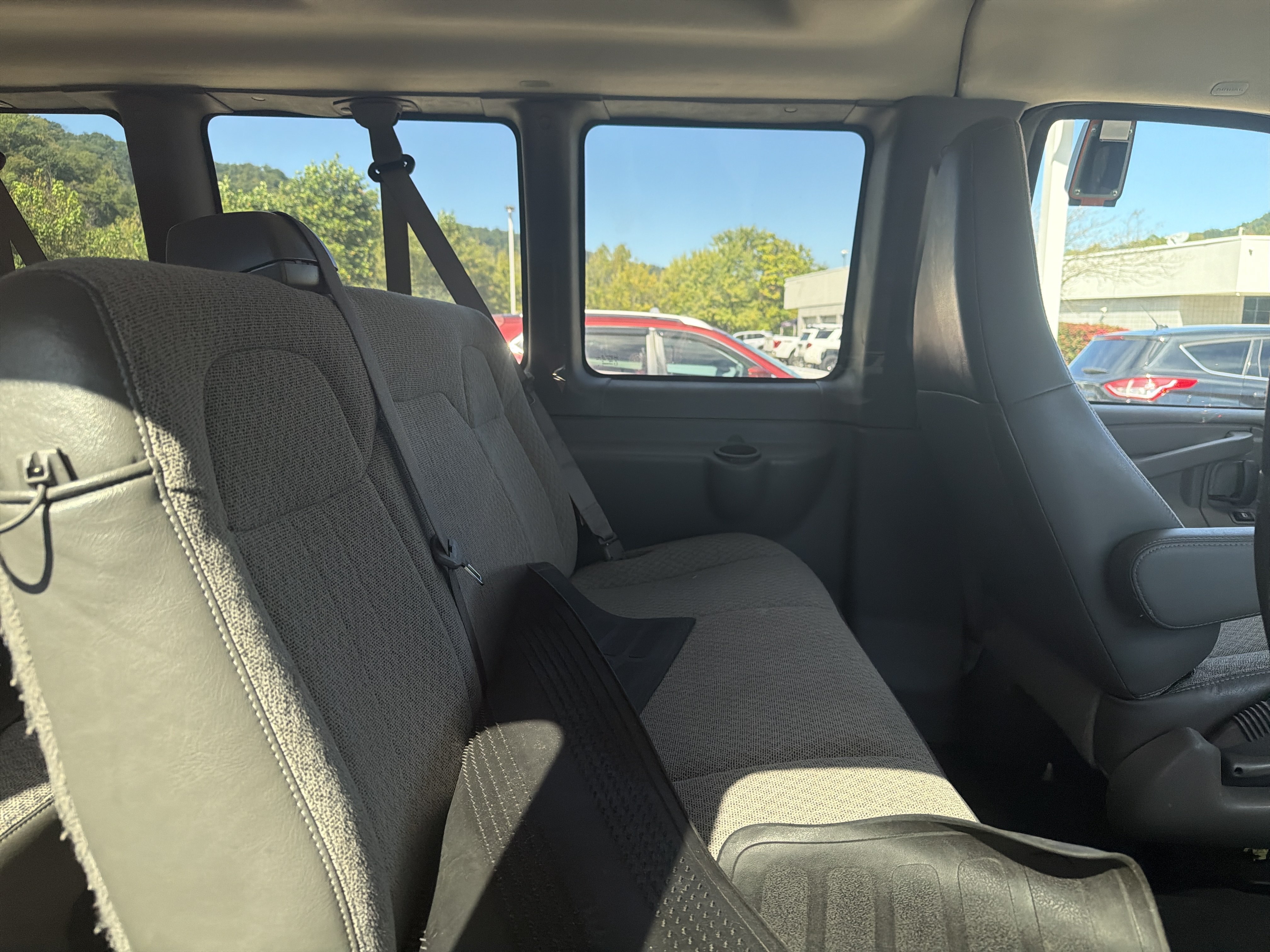 Used 2025 Chevrolet Express 3500 LT w/ LT Preferred Equipment Group RWD image 11