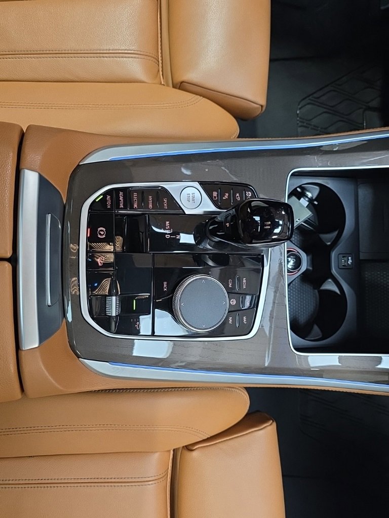 Used 2022 BMW X5 xDrive45e image 25