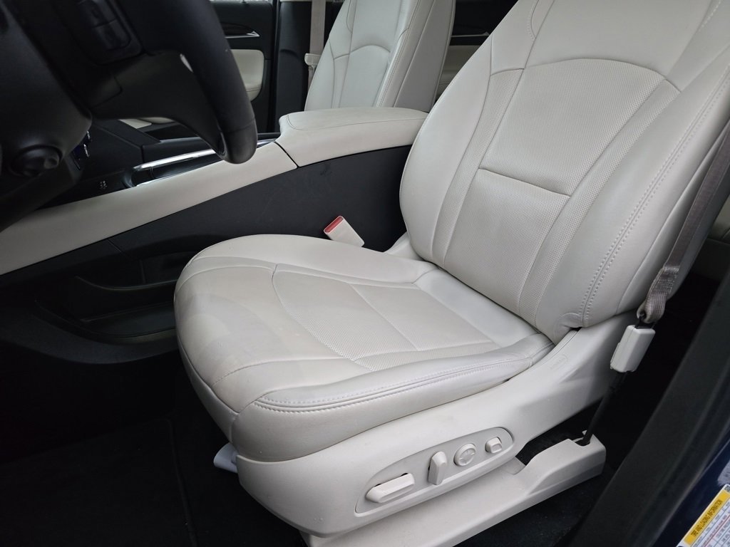 Used 2022 Buick Enclave Premium w/ Experience Buick Package image 36