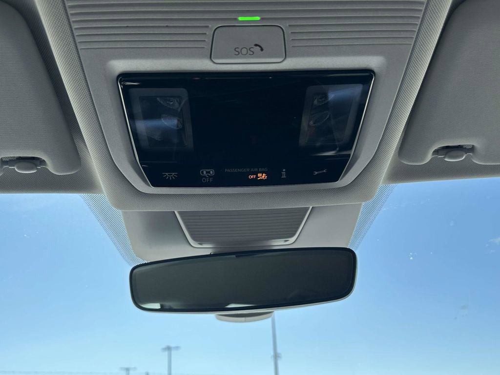 New 2025 Volkswagen Tiguan SE image 25