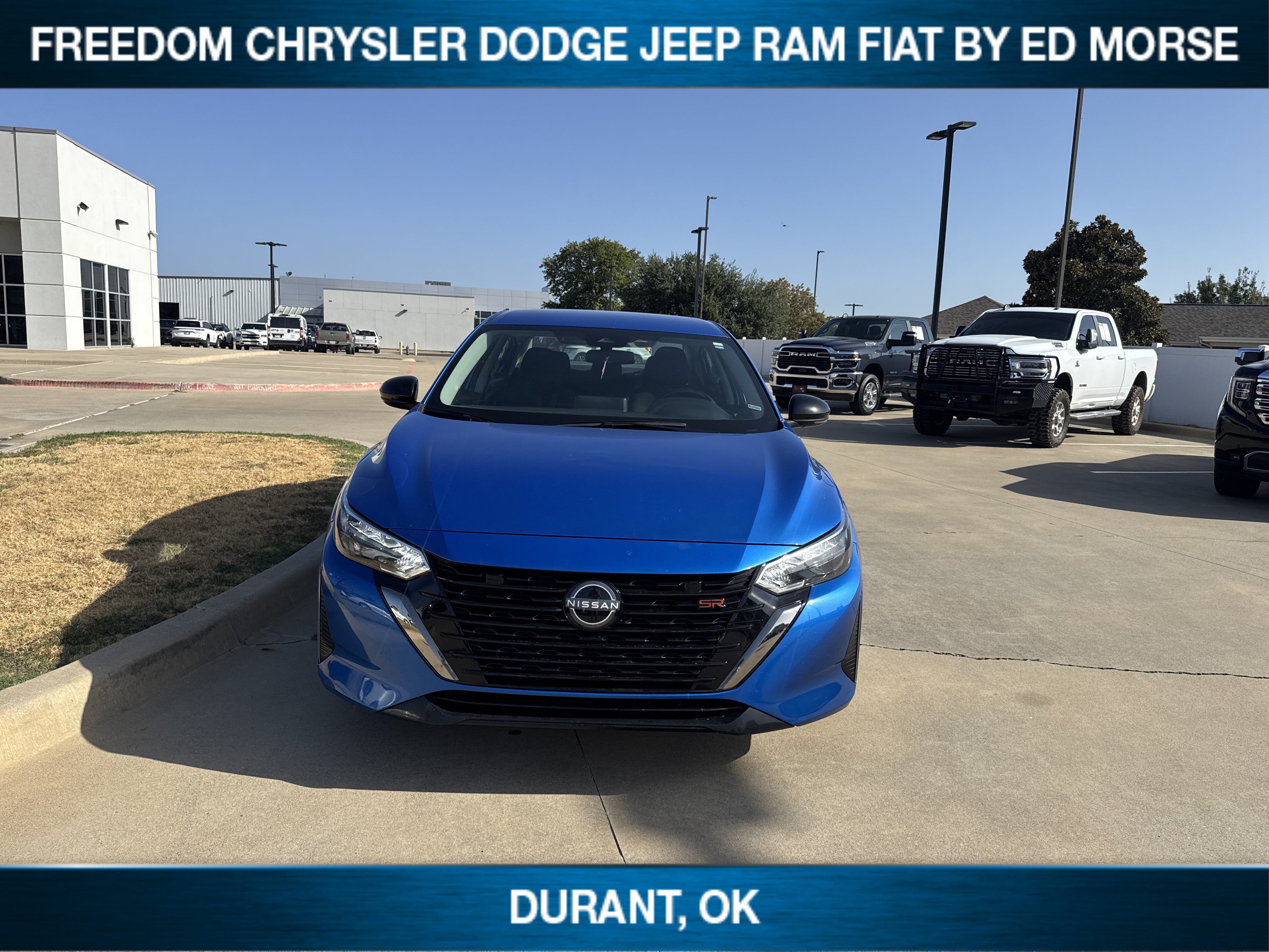 Used 2025 Nissan Sentra SR FWD image 2