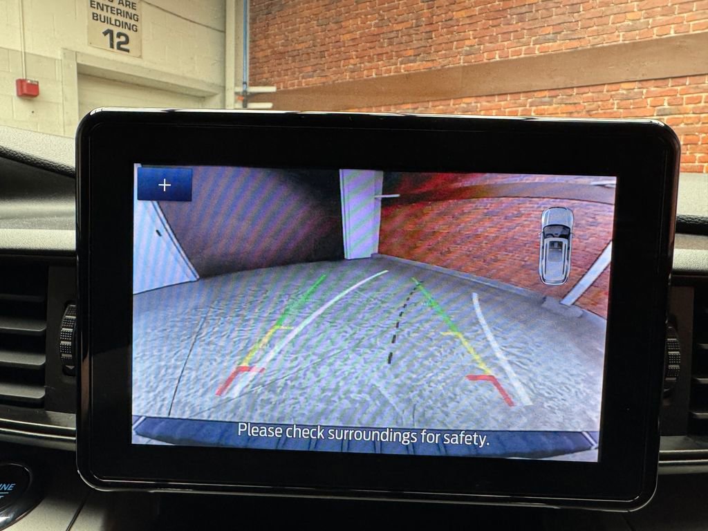 Used 2022 Ford Explorer XLT image 22