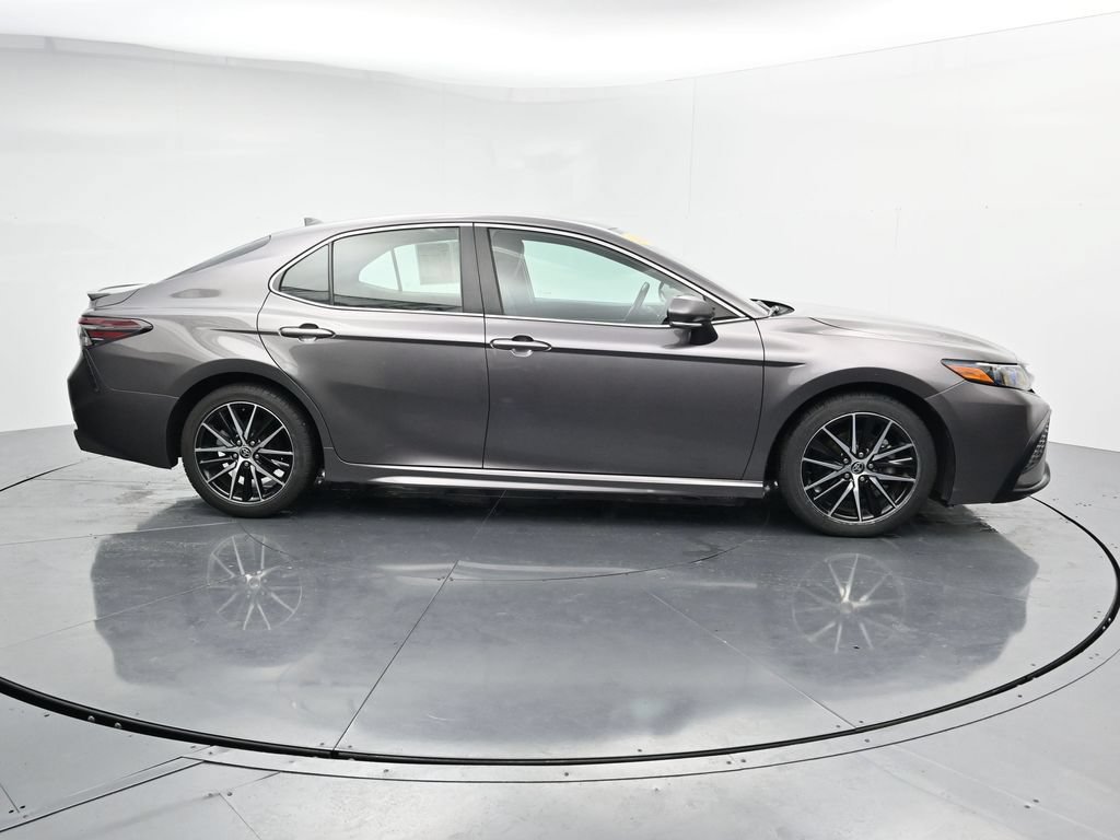 Used 2024 Toyota Camry SE FWD image 9