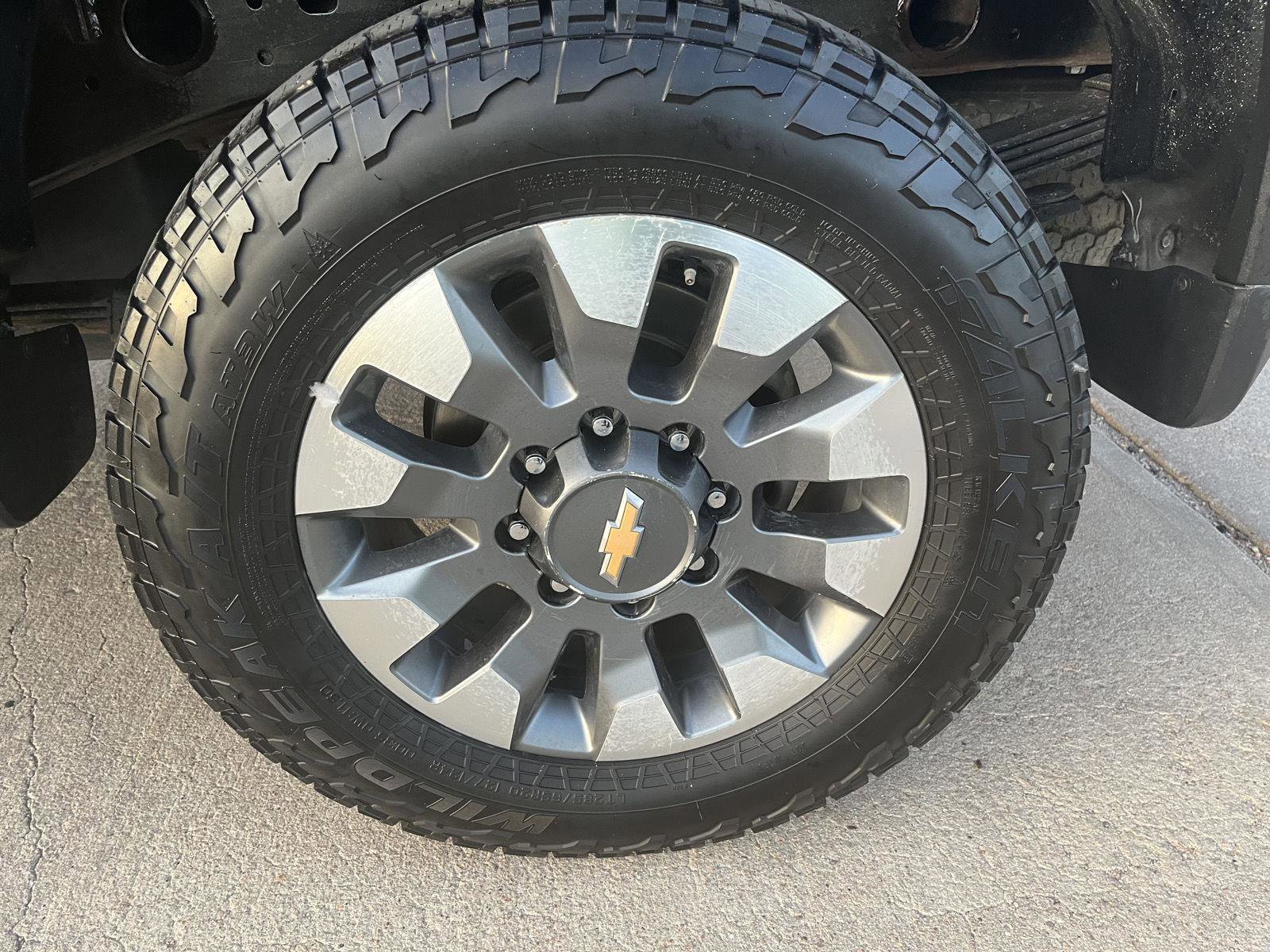 Used 2022 Chevrolet Silverado 2500 Custom w/ Custom Value Package image 7