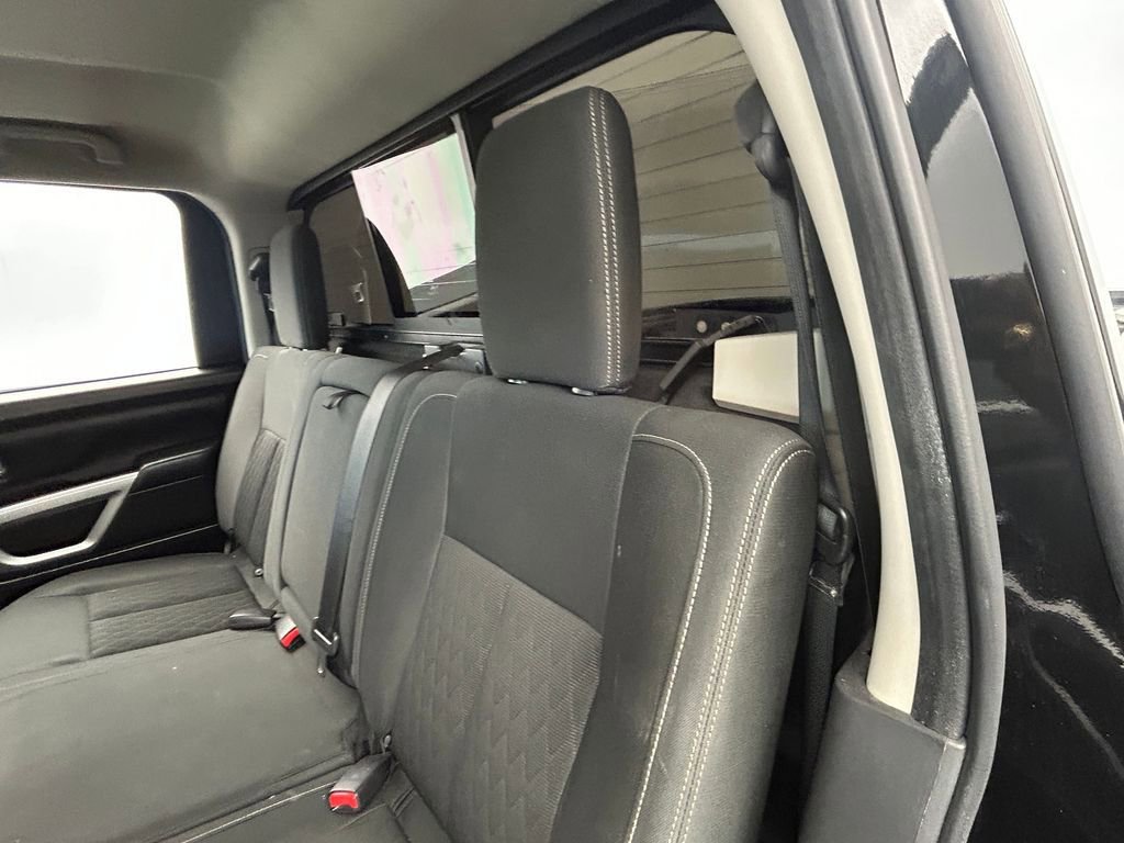 Used 2019 Nissan Titan SV w/ SV Convenience Package image 19