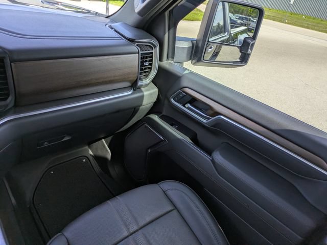 Used 2025 Chevrolet Silverado 3500 High Country w/ High Country Premium Package AWD/4WD image 14