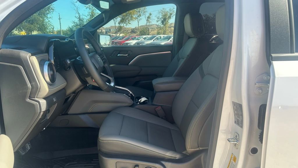 Used 2025 Chevrolet Colorado ZR2 w/ Technology Package image 30