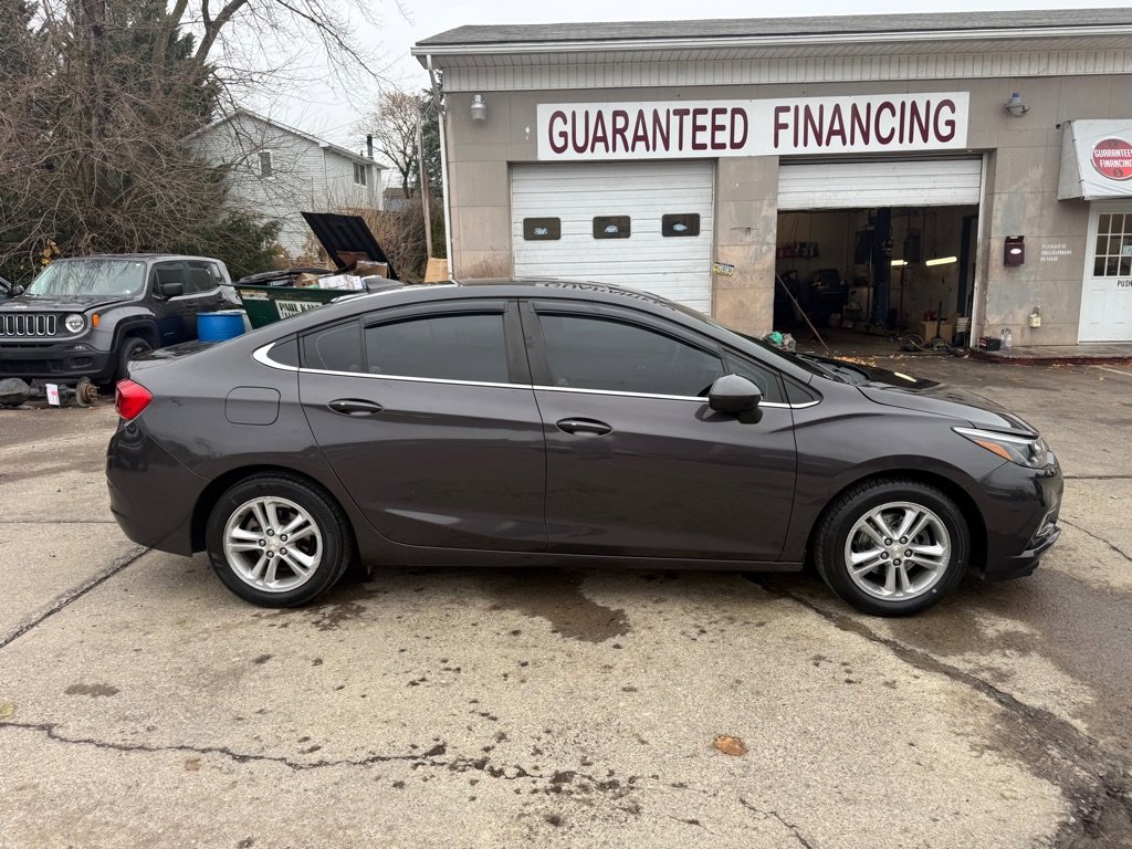 Used 2016 Chevrolet Cruze LT w/ Sun And Sound Package image 9