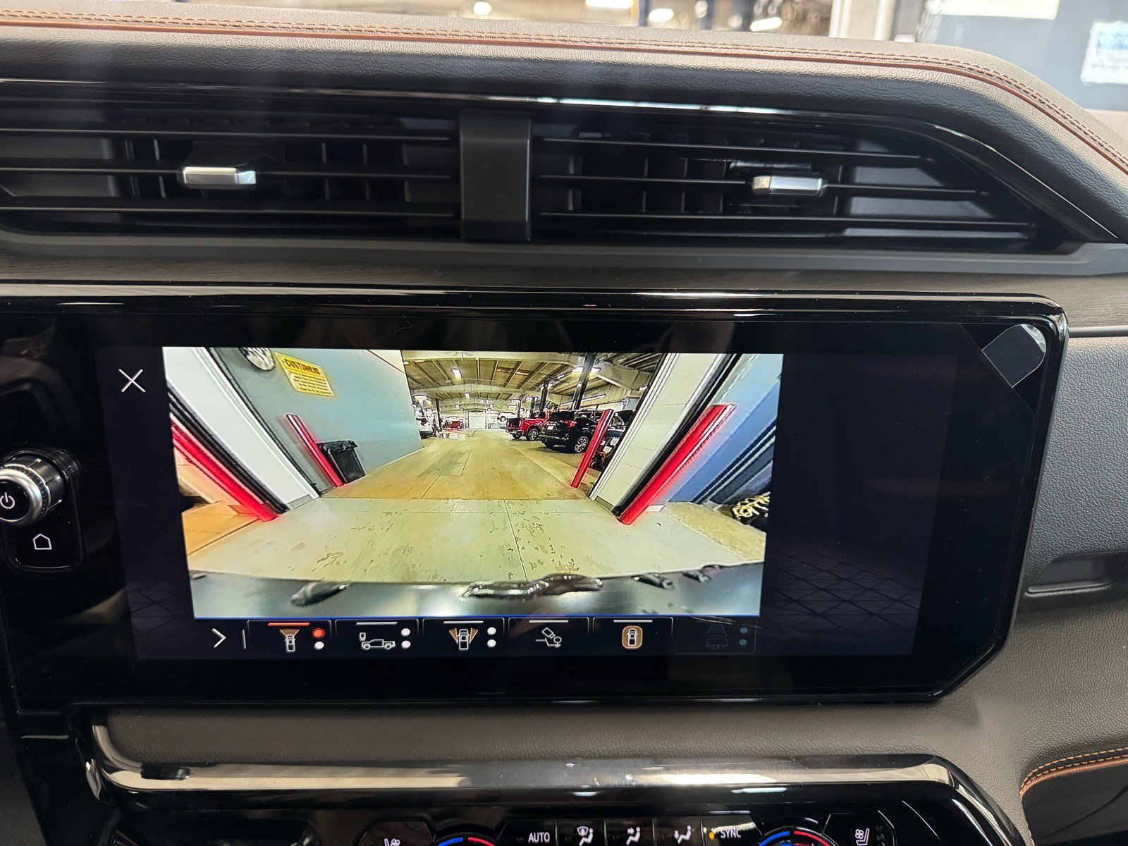 New 2026 GMC Sierra 2500 AT4 w/ AT4 Premium Plus Package image 24