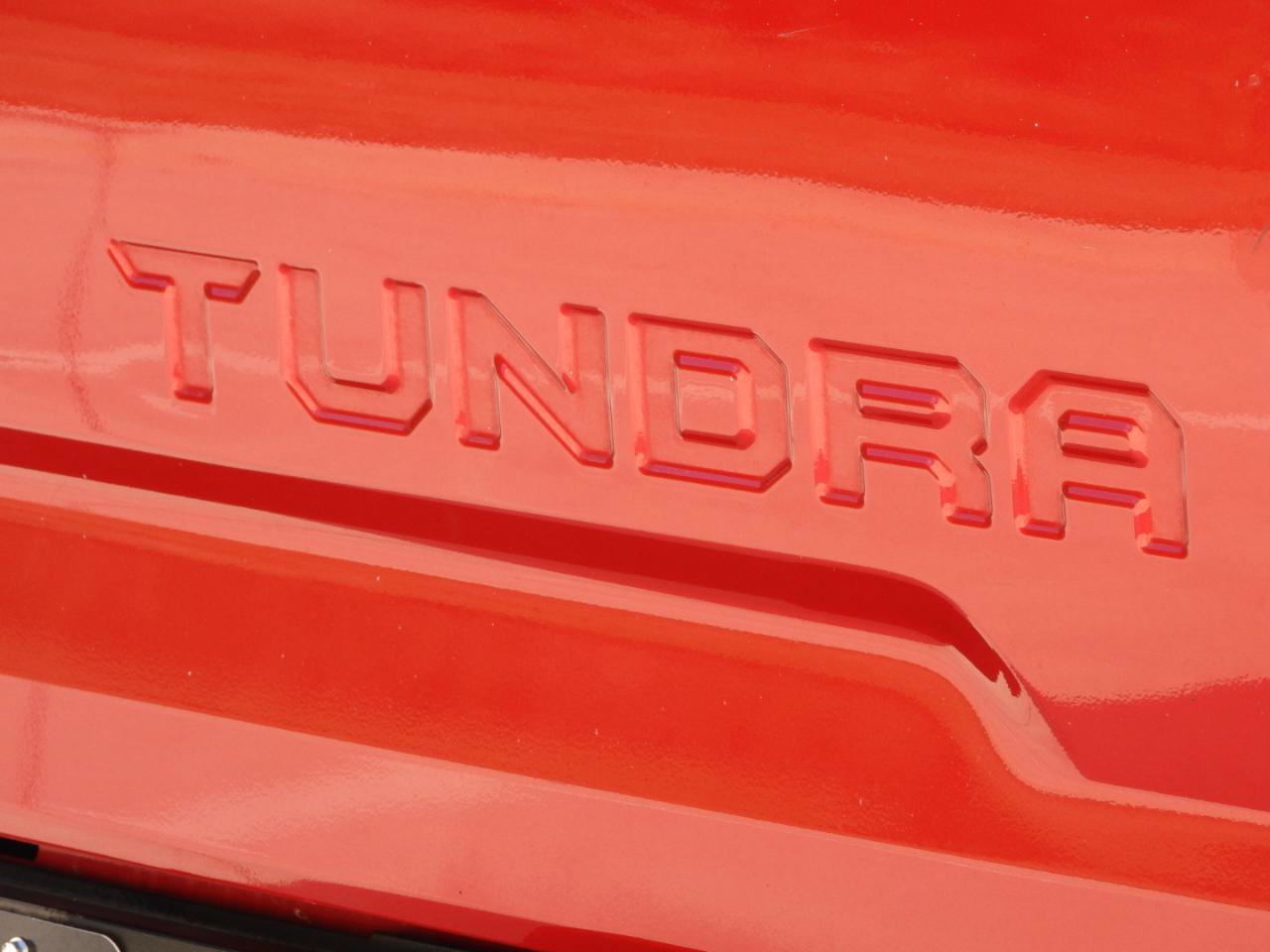 Used 2018 Toyota Tundra CrewMax SR5 w/ TRD Sport Package RWD image 17