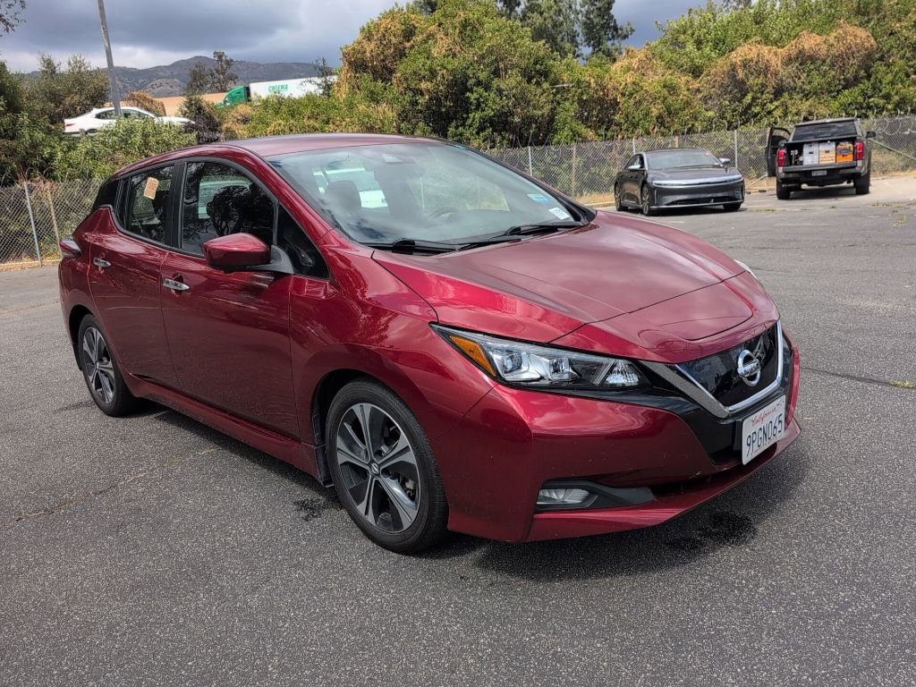 Used 2022 Nissan Leaf SV w/ SV Technology Package FWD image 3