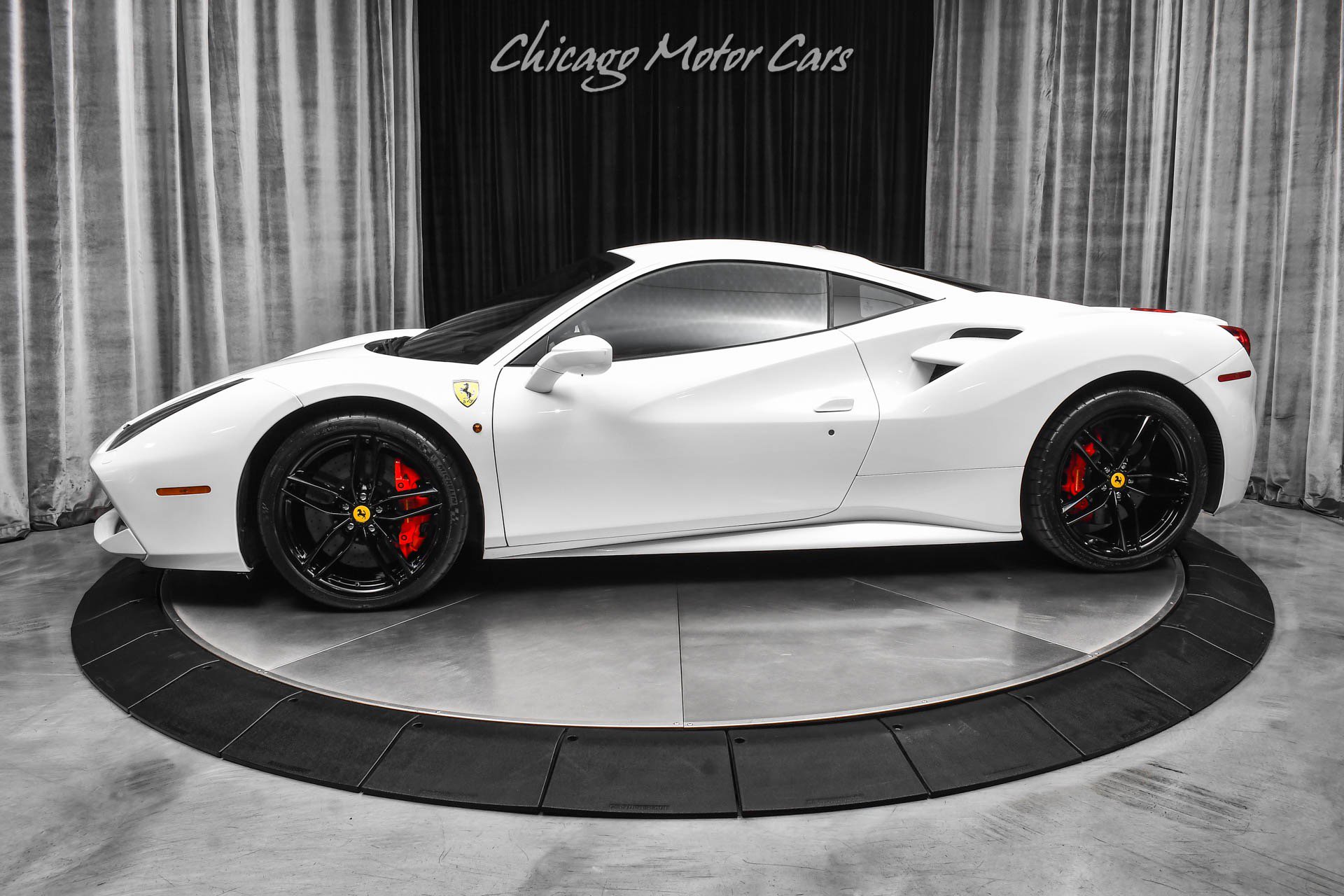 Used 2019 Ferrari 488 GTB image 1