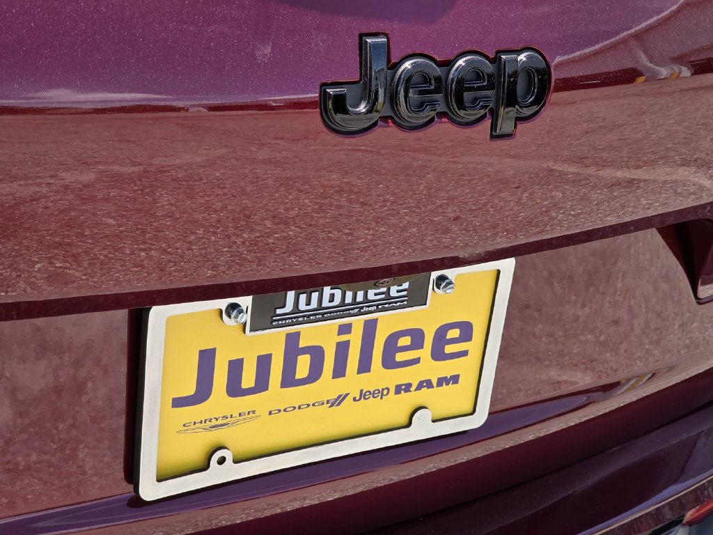 New 2026 Jeep Grand Cherokee L 2WD image 32