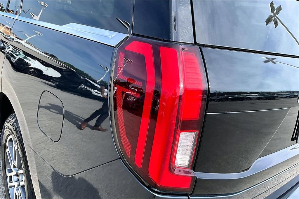 Certified 2025 Ford Expedition Active AWD/4WD image 30