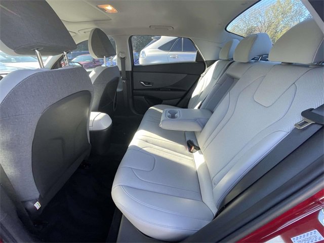 Used 2021 Hyundai Elantra Limited w/ Cargo Package image 9