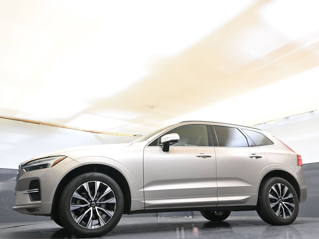 Certified 2023 Volvo XC60 B5 Core image 30