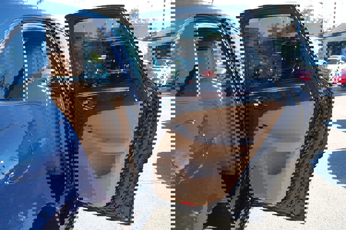 Used 2021 Porsche Macan image 32