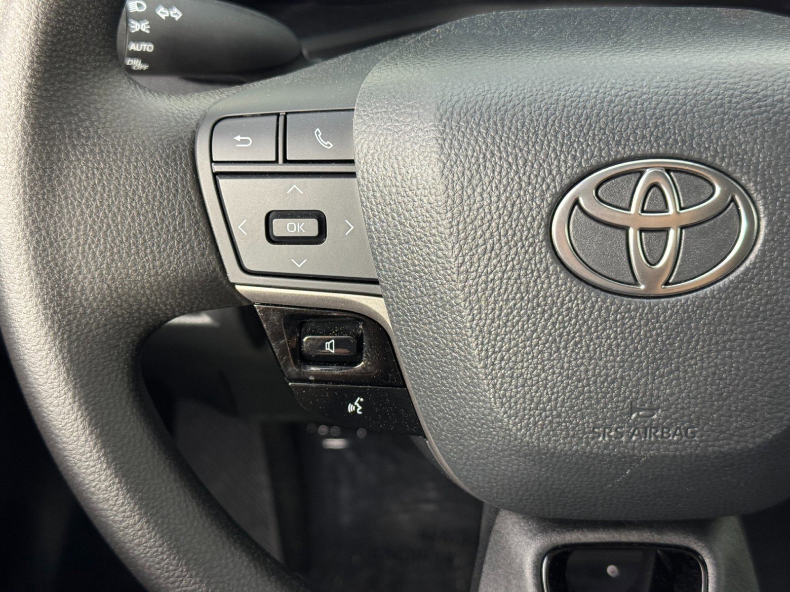 Used 2025 Toyota Camry LE image 19