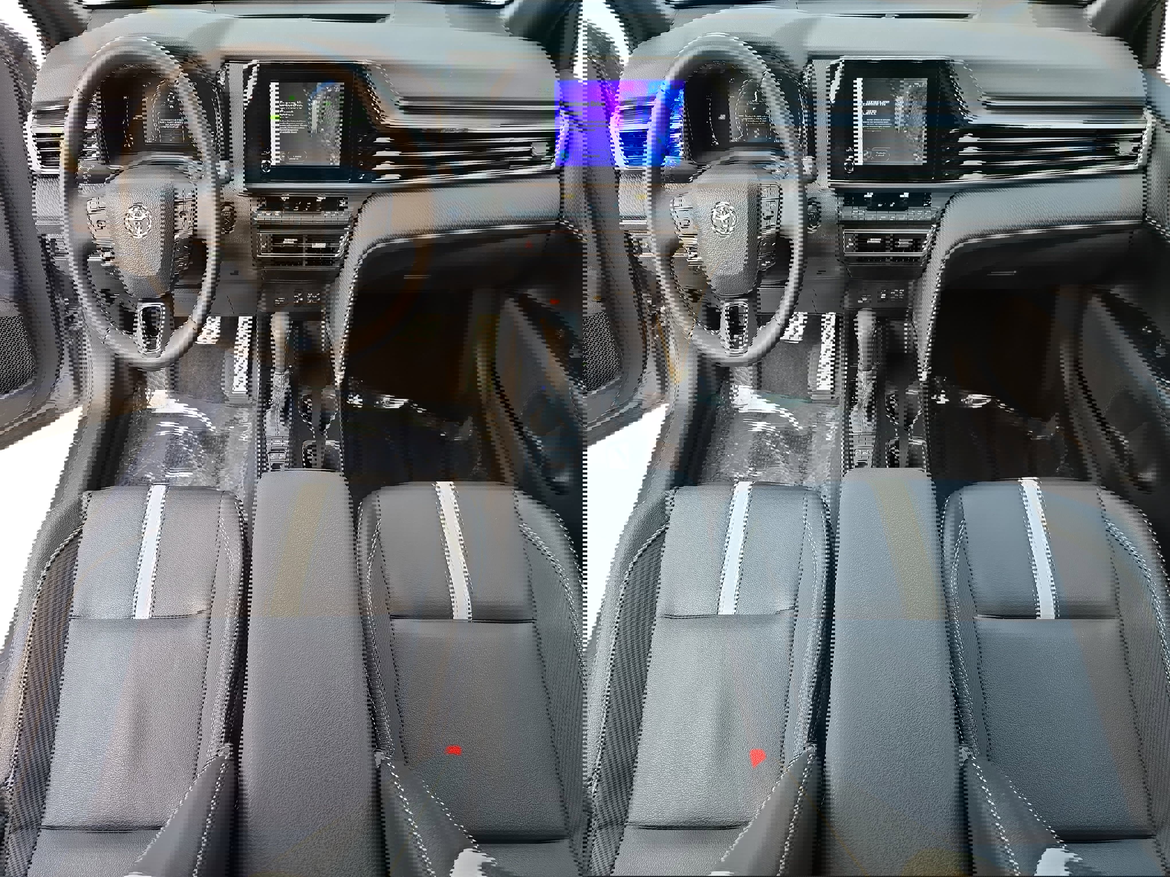 Used 2025 Toyota Camry SE image 9