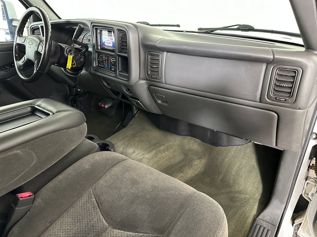 Used 2004 Chevrolet Silverado 2500 LS w/ Heavy-Duty Power Package RWD image 25
