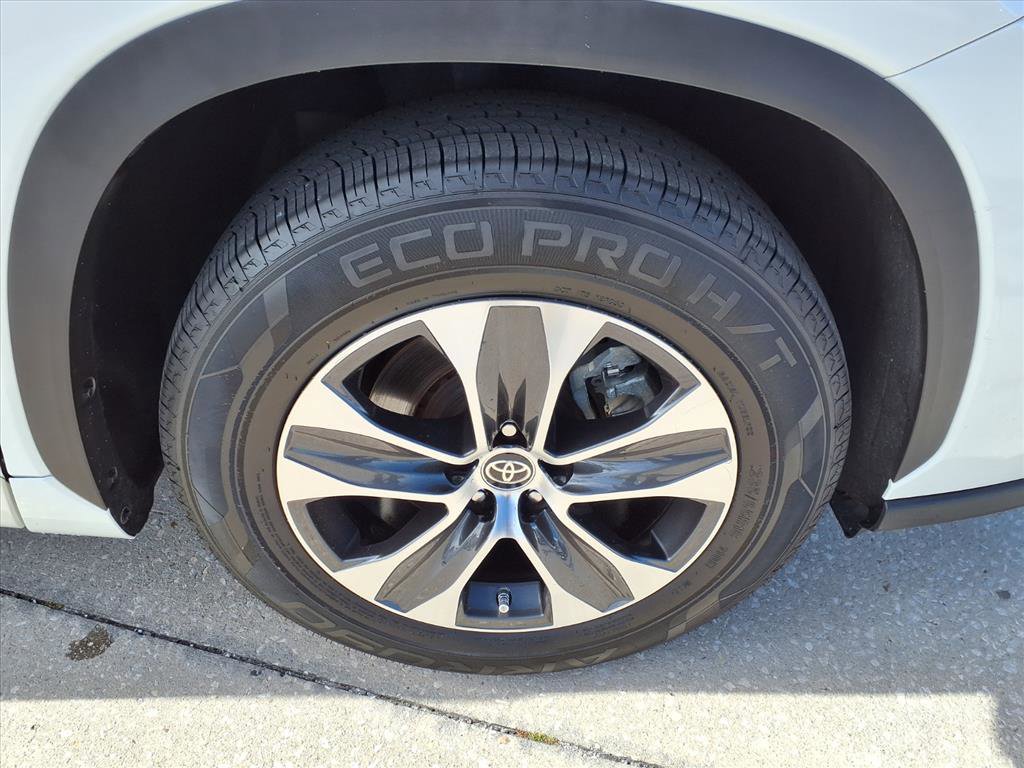 Used 2020 Toyota Highlander XLE image 9