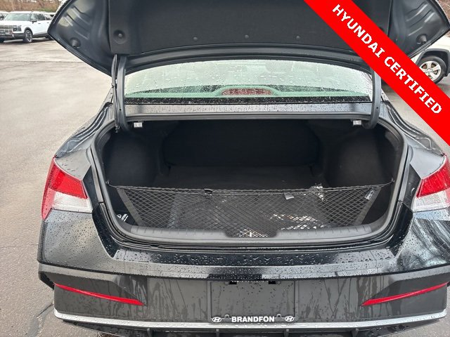 Certified 2025 Hyundai Elantra Sport image 29