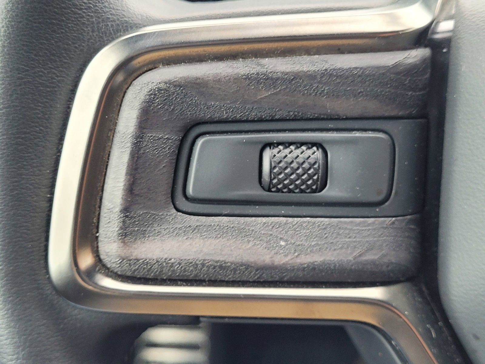 Used 2022 Rivian R1T Adventure image 25