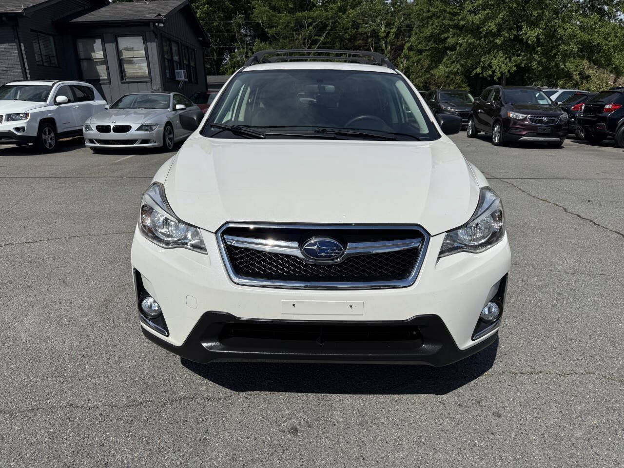 Used 2017 Subaru Crosstrek 2.0i AWD/4WD image 3