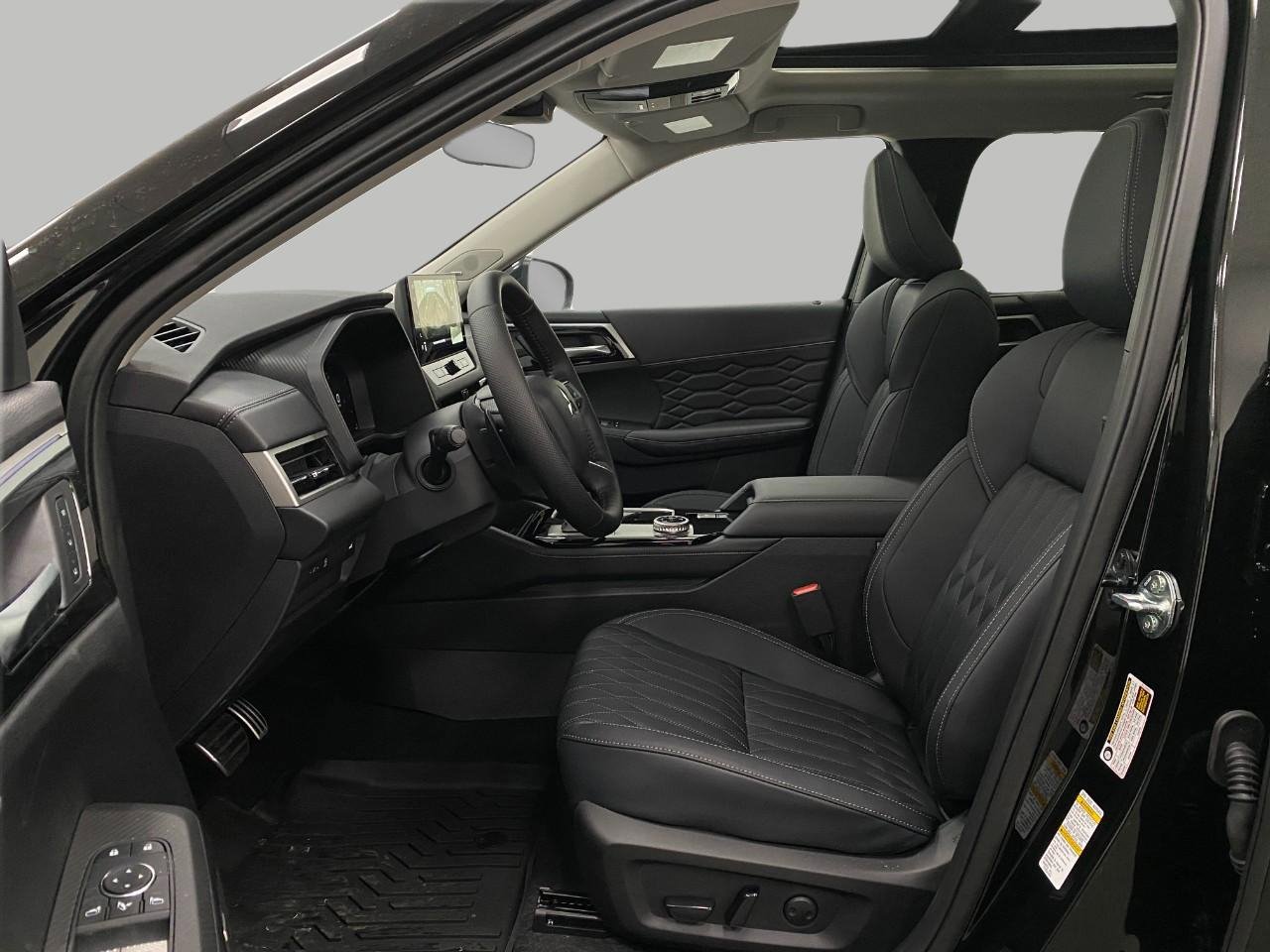 New 2026 Mitsubishi Outlander SEL image 31