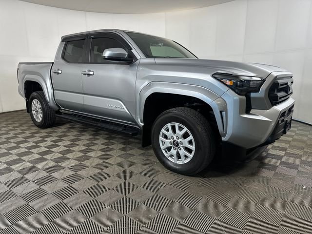 Used 2025 Toyota Tacoma SR5 RWD image 2