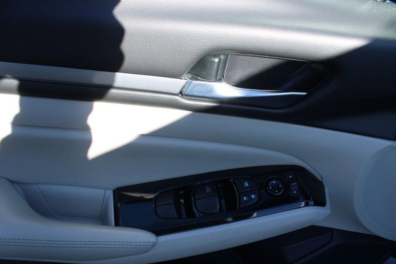 Used 2023 Nissan Altima 2.5 SV image 11